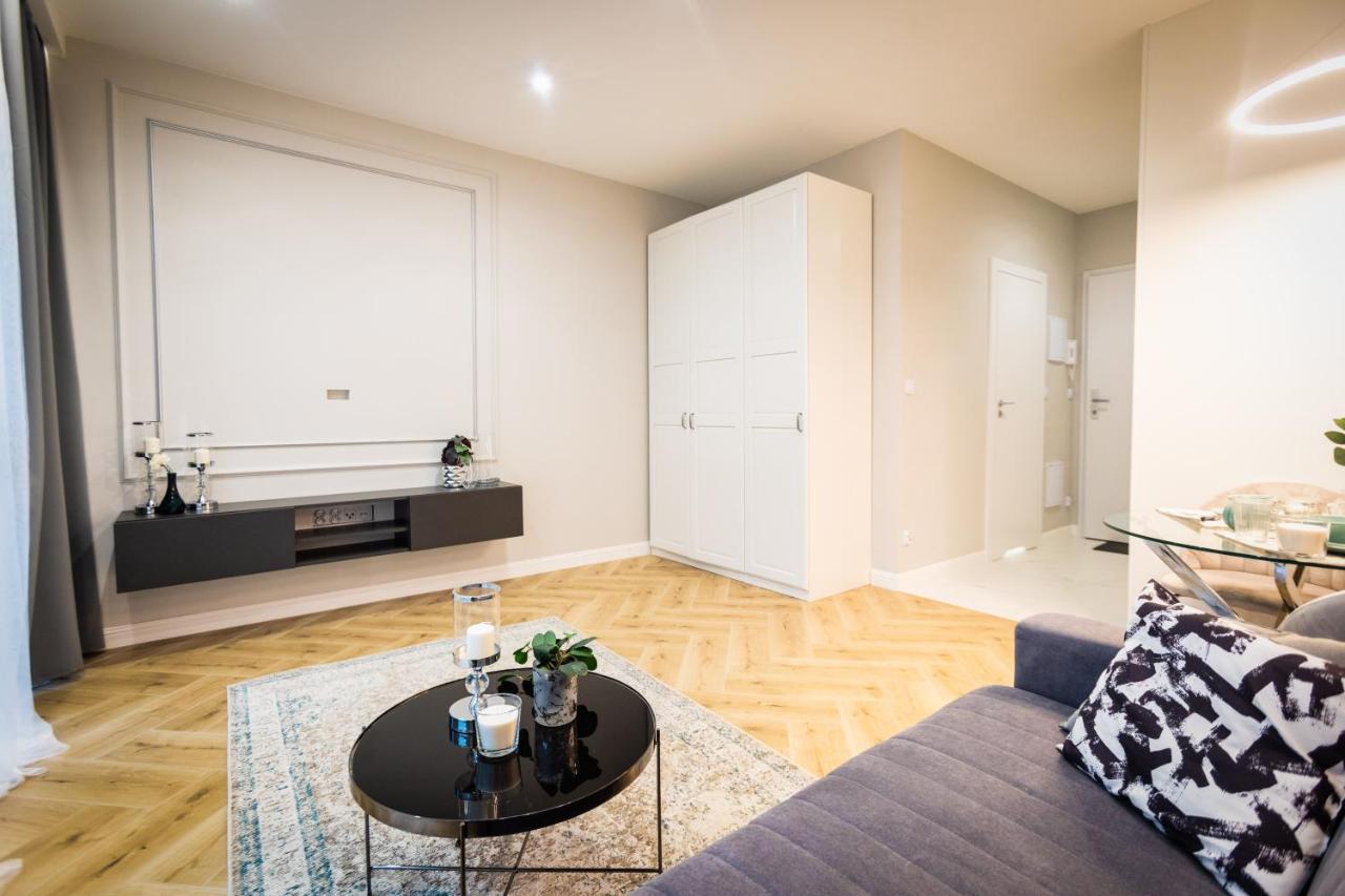Targowa Bright Studio By Sofija Warsaw Luaran gambar